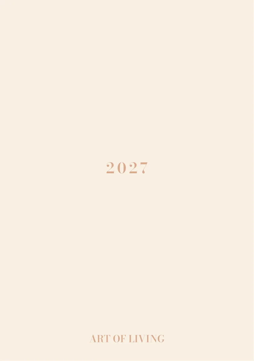 Anahata Sunrise 2027 cerrado: portada color crema con «2027» en letras doradas.